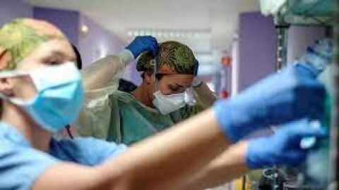 Sanitarias del Hospital de Gran Canaria con mascarillas