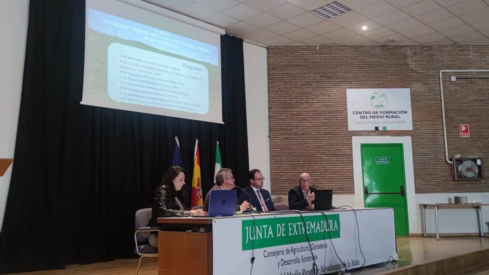 Extremadura debate sobre el cultivo del cáñamo en unas jornadas en Navalmoral de la Mata