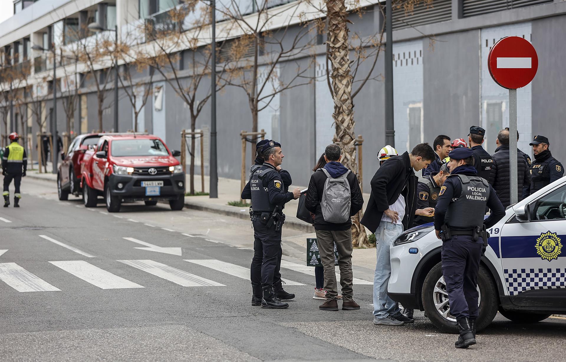El juez deja en libertad a los dos detenidos por robar en el edificio incendiado de Campanar El juez deja en libertad a los dos detenidos por robar en el edificio incendiado de Campanar