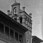 La campana "Juana Paciencia" lucirá desde hoy restaurada en el patio del palacio consistorial
