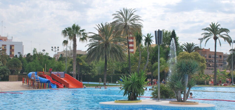 El Ayuntamiento invertirá un millón de euros en la rehabilitación de la piscina de Benicalap El Ayuntamiento invertirá un millón de euros en la rehabilitación de la piscina de Benicalap