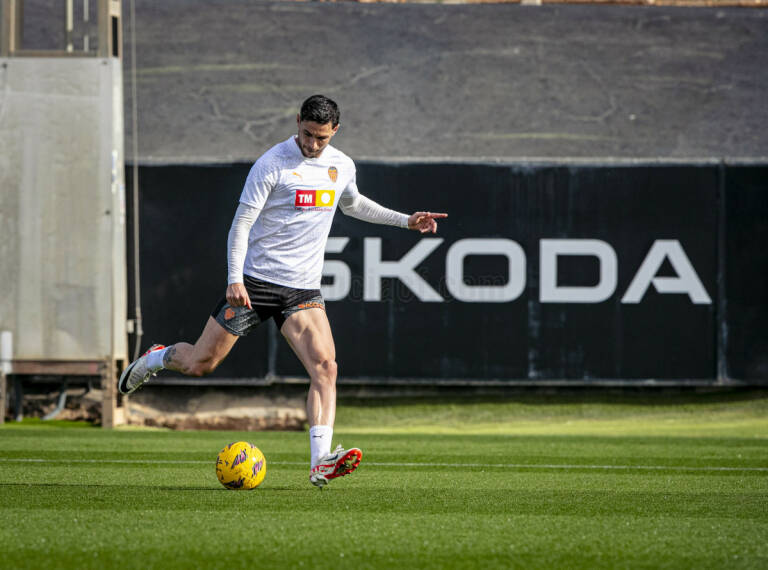 Yaremchuk entrena con el grupo y podría llegar al partido contra el Getafe Yaremchuk entrena con el grupo y podría llegar al partido contra el Getafe