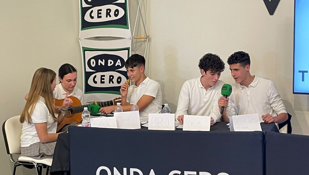 Los alumnos del Santo Ángel durante la prueba en la que deben demostrar una habilidad.