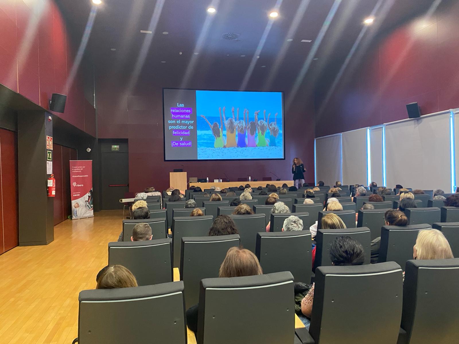 El Hospital del Vinalopó de Elche aborda con sus pacientes los avances en el diagnóstico y tratamiento del cáncer de mama El Hospital del Vinalopó de Elche aborda con sus pacientes los avances en el diagnóstico y tratamiento del cáncer de mama