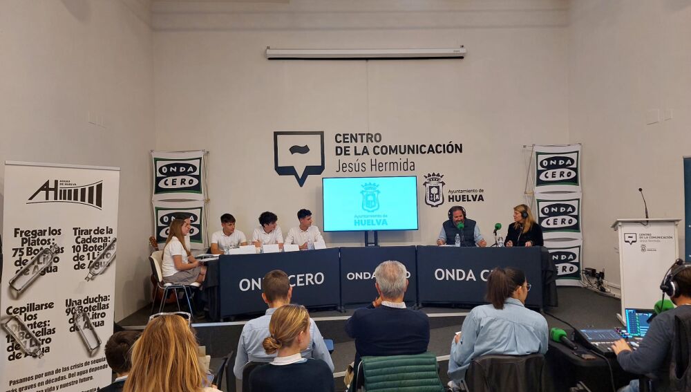 El Centro de la Comunicación Jesús Hermida acoge el espacio radiofónico 'Taller de Radio'