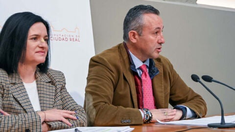 Adrián Fernández y Rocío Zarzo durante la rueda de prensa