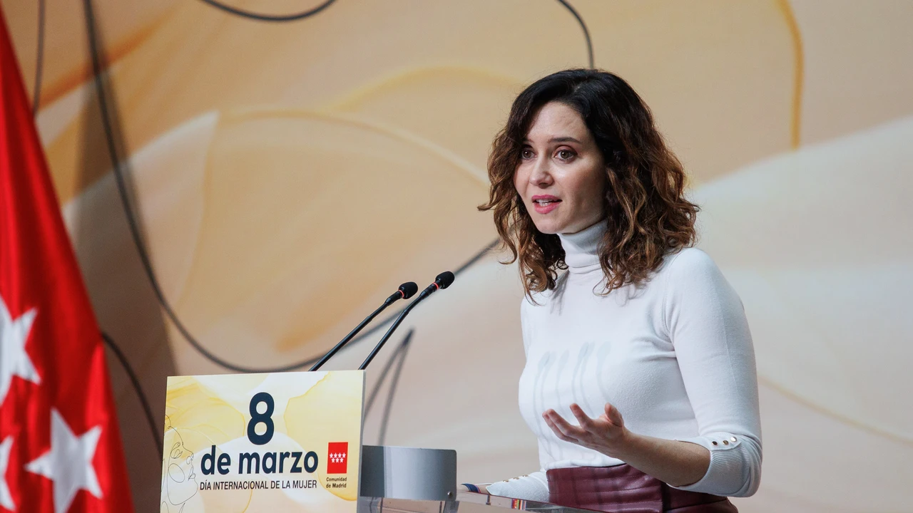 La presidenta de la Comunidad de Madrid, Isabel Díaz Ayuso, preside el acto institucional de entrega de los Reconocimientos 8 de Marzo, en la Real Casa de Correos, a 8 de marzo de 2024, en Madrid (España).