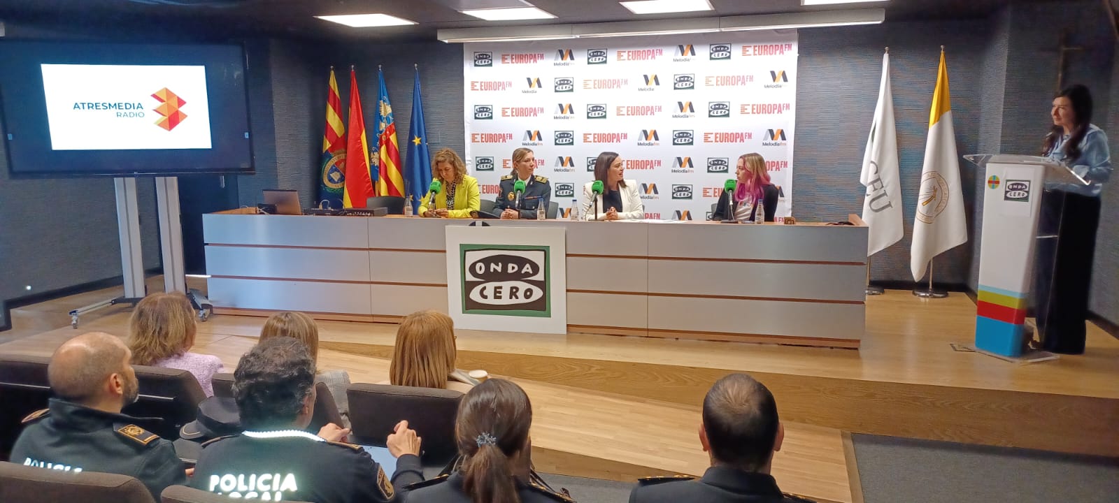 Gran éxito del I 'Foro Talento: el Foro de las Mujeres Extraordinarias' organizado por Onda Cero Elche-Comarcas del Vinalopó Gran éxito del I 'Foro Talento: el Foro de las Mujeres Extraordinarias' organizado por Onda Cero Elche-Comarcas del Vinalopó