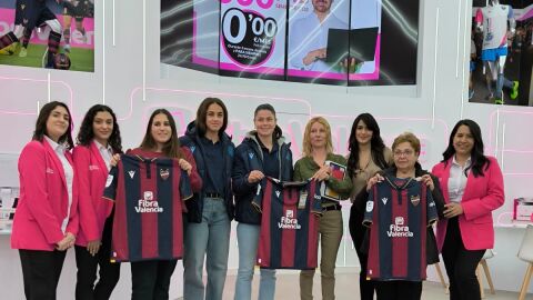 FibraValencia celebra el día de la mujer junto al Levante UD