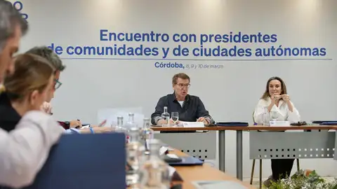 El presidente del PP, Alberto Núñez Feijóo, y la secretaria general del partido, Cuca Gamarra, participan este sábado en un encuentro con presidentes de comunidades y de ciudades autonómicas, en Córdoba El presidente del PP, Alberto Núñez Feijóo, y la secretaria general del partido, Cuca Gamarra, participan este sábado en un encuentro con presidentes de comunidades y de ciudades autonómicas, en Córdoba