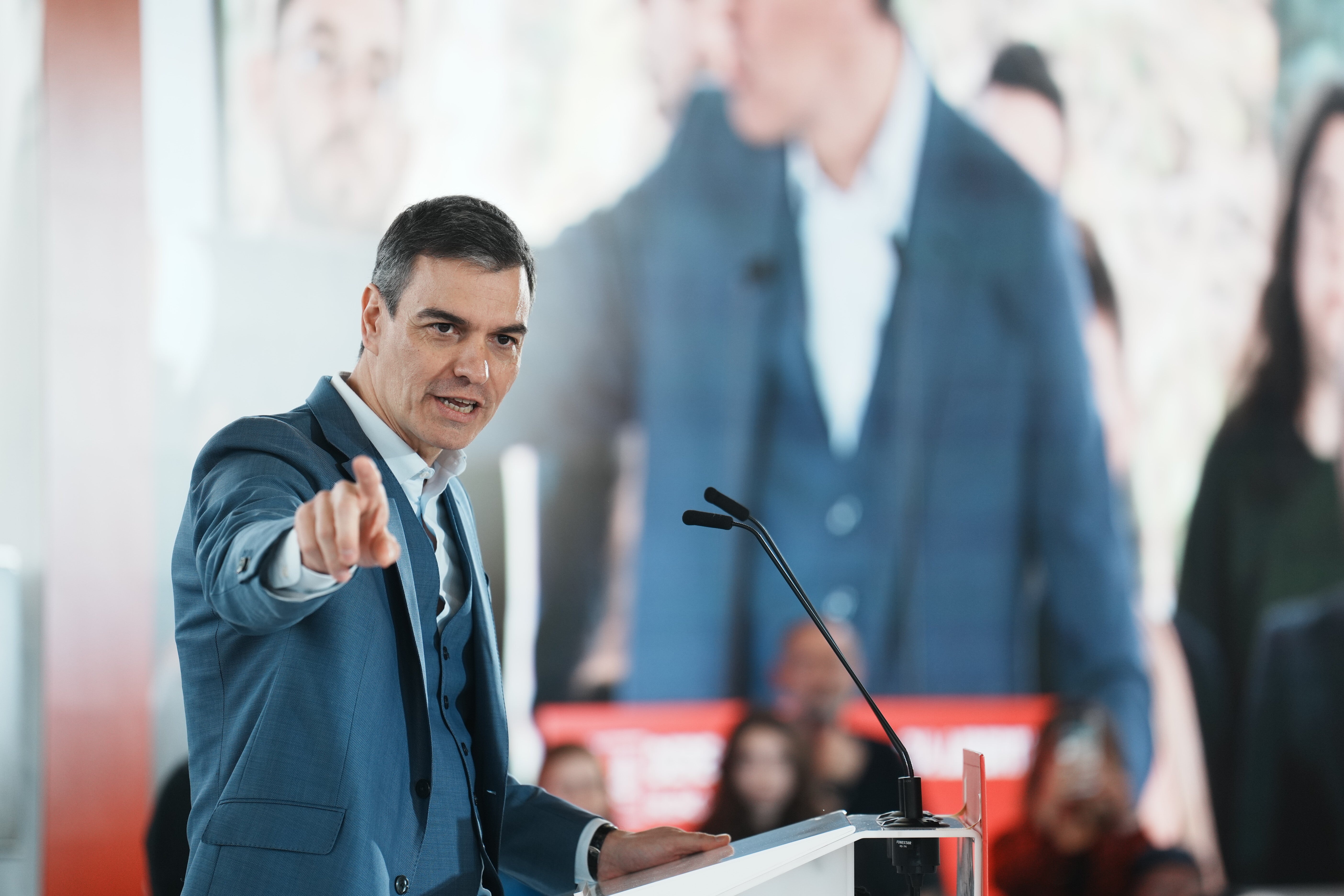 El PSOE presentará un proyecto de ley para abolir la prostitución en España El PSOE presentará un proyecto de ley para abolir la prostitución en España