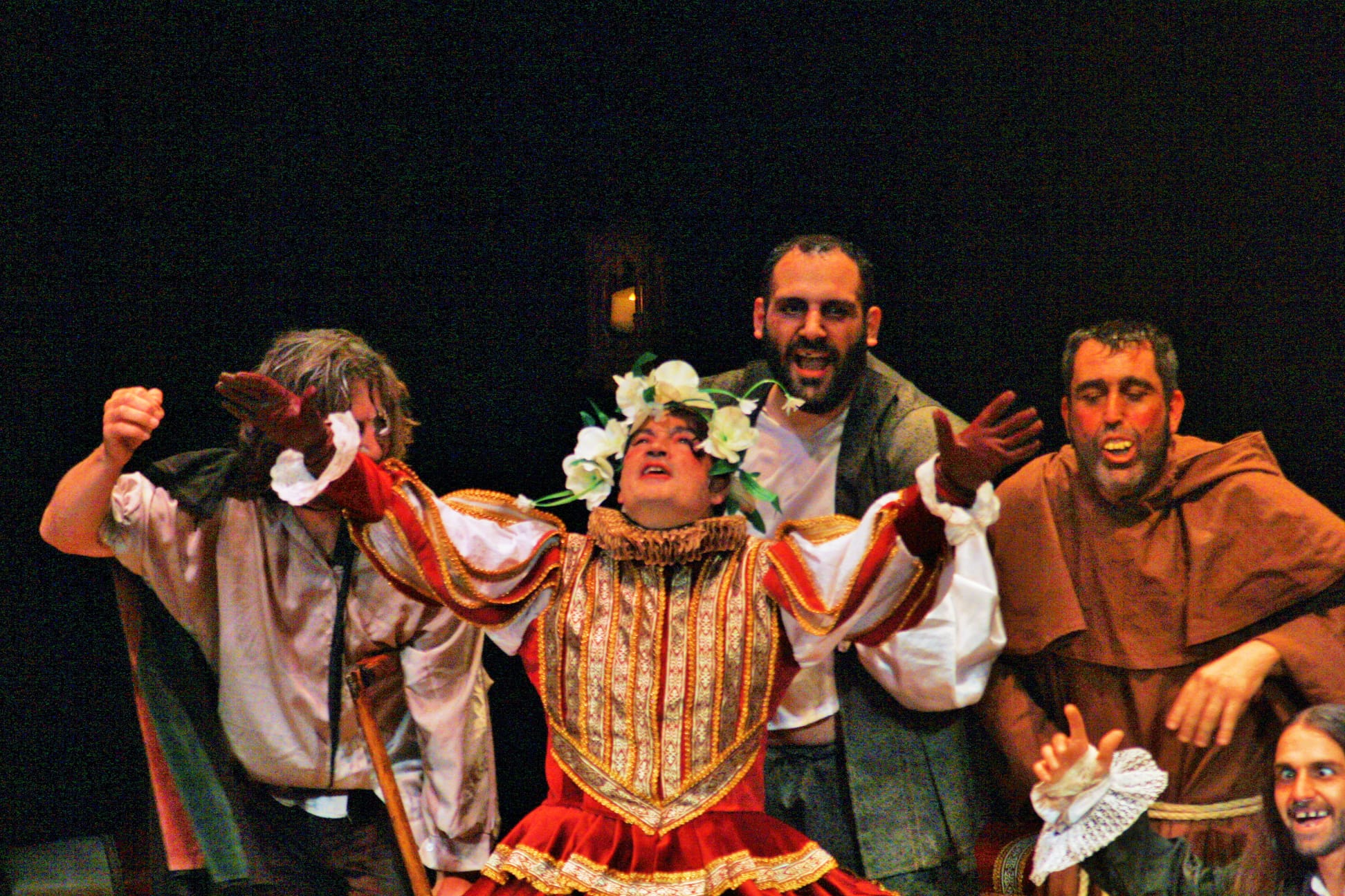 Alpí Teatre acaba la gira nacional de 'Las Gracias Mohosas' con doce premios en diferentes escenarios Alpí Teatre acaba la gira nacional de 'Las Gracias Mohosas' con doce premios en diferentes escenarios