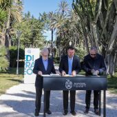 Firma del convenio relativo al Hort del Xocolater entre el Ayuntamiento de Elche y la Fundación Mediterráneo.