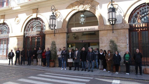 El Ayuntamiento de Sagunto guarda un minuto de silencio por el 11M 