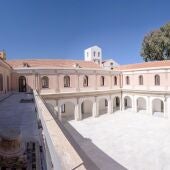 Claustro del antiguo Hospital Provincial de Almería, sede del Murec