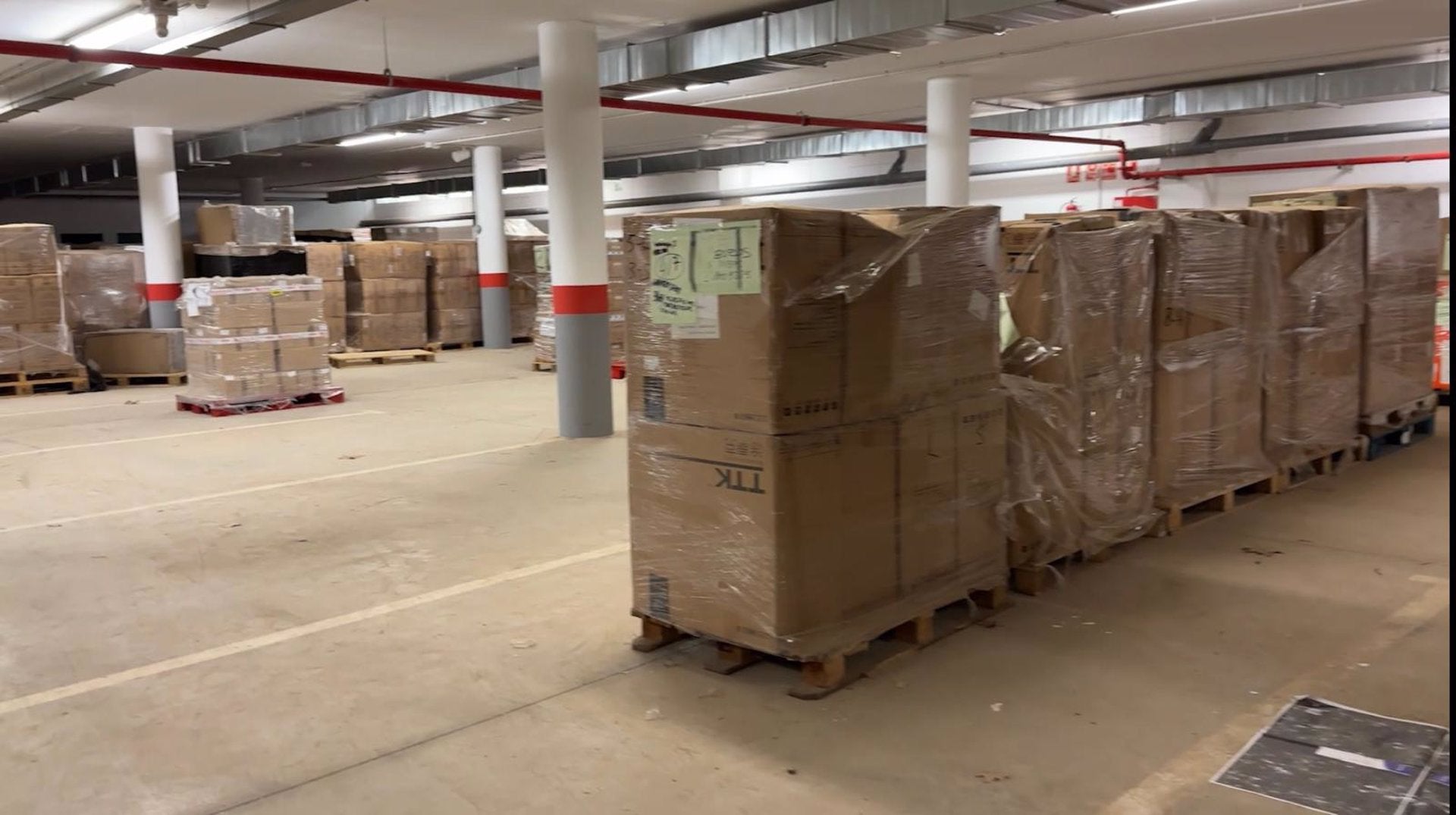 El SES documenta en la Guardia Civil el hallazgo de 700.000 mascarillas de Ingesa en Almendralejo con cartel de no usar El SES documenta en la Guardia Civil el hallazgo de 700.000 mascarillas de Ingesa en Almendralejo con cartel de no usar
