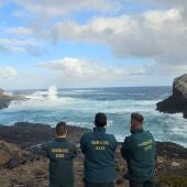 Agentes de la Guardia Civil desplegados en las costa de El Confital, Las Palmas de G.C. en tareas de localización de los dos menores desaparecidos