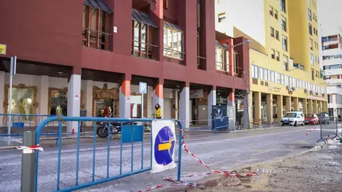 Cortes de tráfico en as calles Juan Carlos I y Prim para ser asfaltadas Cortes de tráfico en as calles Juan Carlos I y Prim para ser asfaltadas