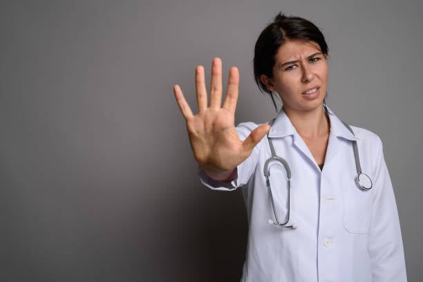 Les metgesses pateixen el 69% de les agressions a facultatius Les metgesses pateixen el 69% de les agressions a facultatius