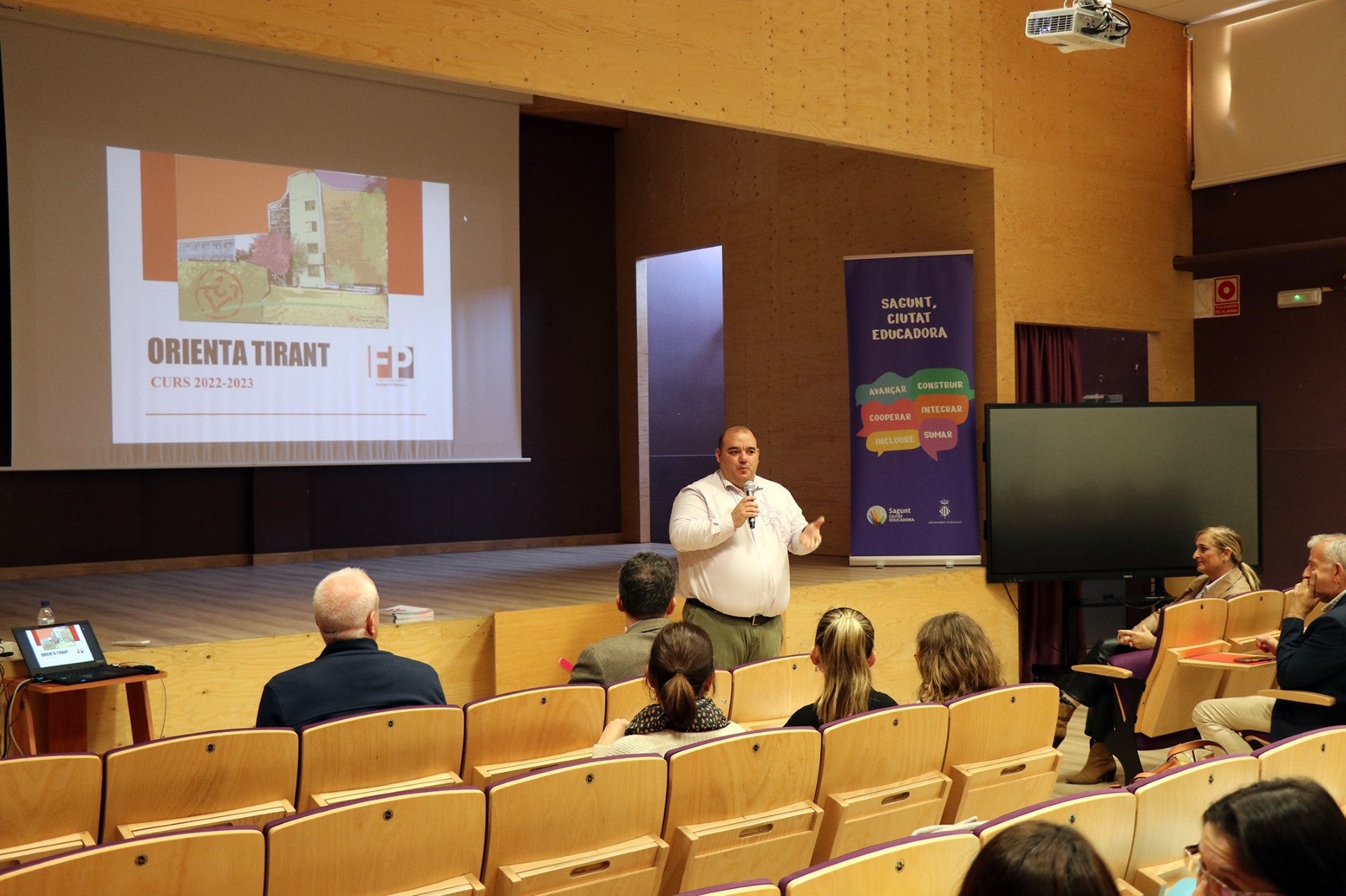 El CIPFP La Laboral Sagunt presenta la 1a Jornada sobre Orientación Profesional El CIPFP La Laboral Sagunt presenta la 1a Jornada sobre Orientación Profesional