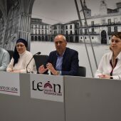 Isidro Ferrero, Teresa Fernández, Enrique Valdeón y Sheila Fernández