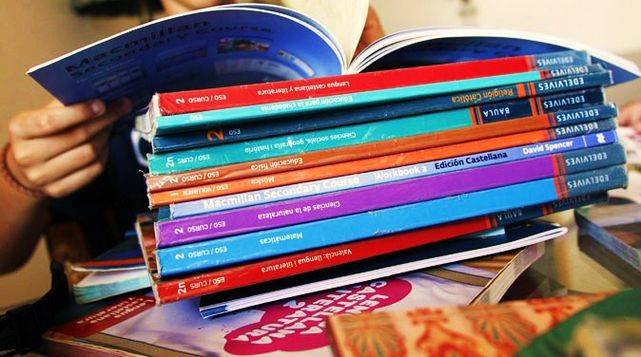 La Junta fija las cuantías para la dotación de libros de texto y material escolar para el curso 2024/2025 La Junta fija las cuantías para la dotación de libros de texto y material escolar para el curso 2024/2025