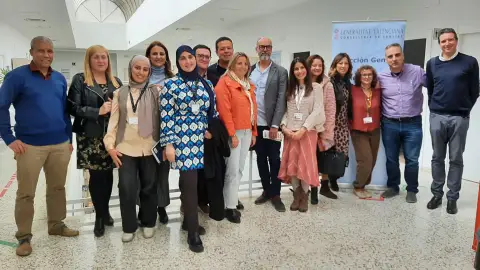 Salud Pública en Elche ha formado en dos años a una decena de mediadores interculturales. Salud Pública en Elche ha formado en dos años a una decena de mediadores interculturales.