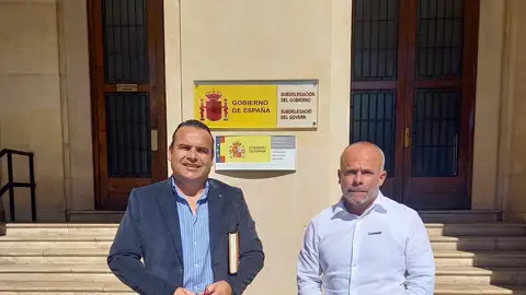 Alberto Travé y Carles Peris en la Subdelegación del Gobierno en Alicante Alberto Travé y Carles Peris en la Subdelegación del Gobierno en Alicante