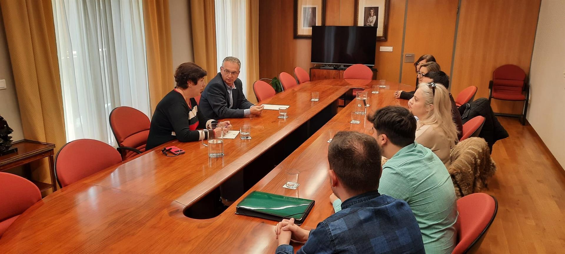Quintana apunta que la postura del Gobierno central sobre la fusión de Don Benito y Villanueva "se mantiene firme" Quintana apunta que la postura del Gobierno central sobre la fusión de Don Benito y Villanueva "se mantiene firme"
