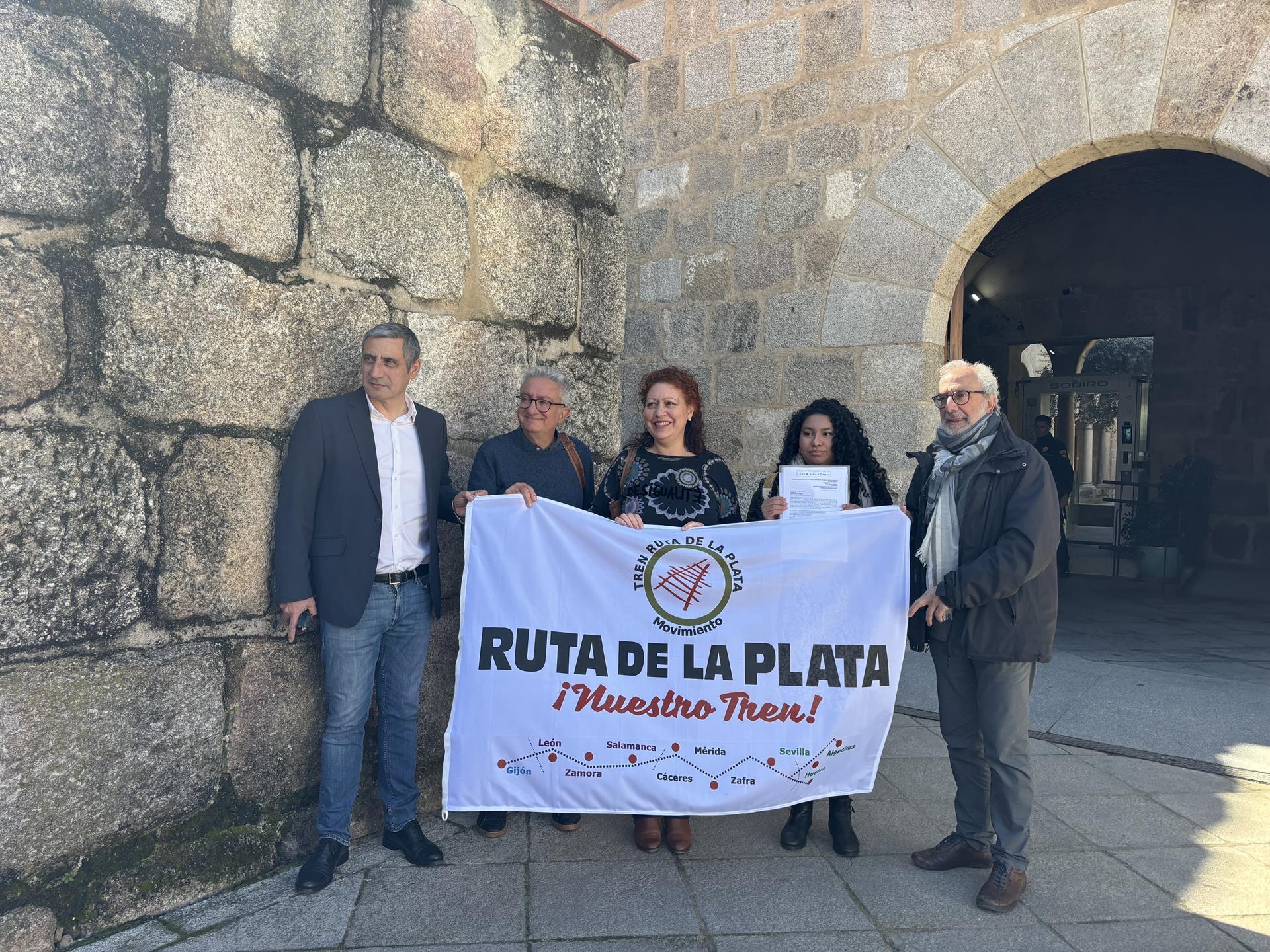 Colectivos a favor de la reapertura del Ruta de la Plata piden reunirse con la presidenta Guardiola y reclaman "voluntad política" Colectivos a favor de la reapertura del Ruta de la Plata piden reunirse con la presidenta Guardiola y reclaman "voluntad política"