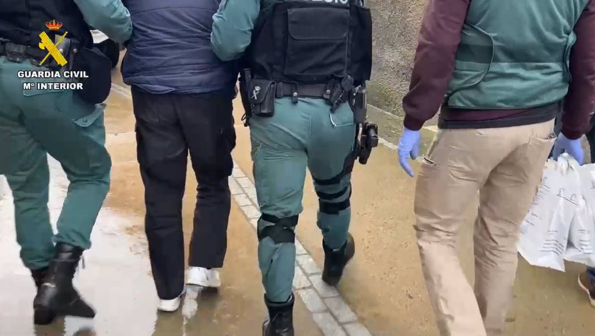 El asesino confeso del vecino desaparecido en Hinojal lo estranguló y sacó 2.000 euros de sus cuentas El asesino confeso del vecino desaparecido en Hinojal lo estranguló y sacó 2.000 euros de sus cuentas