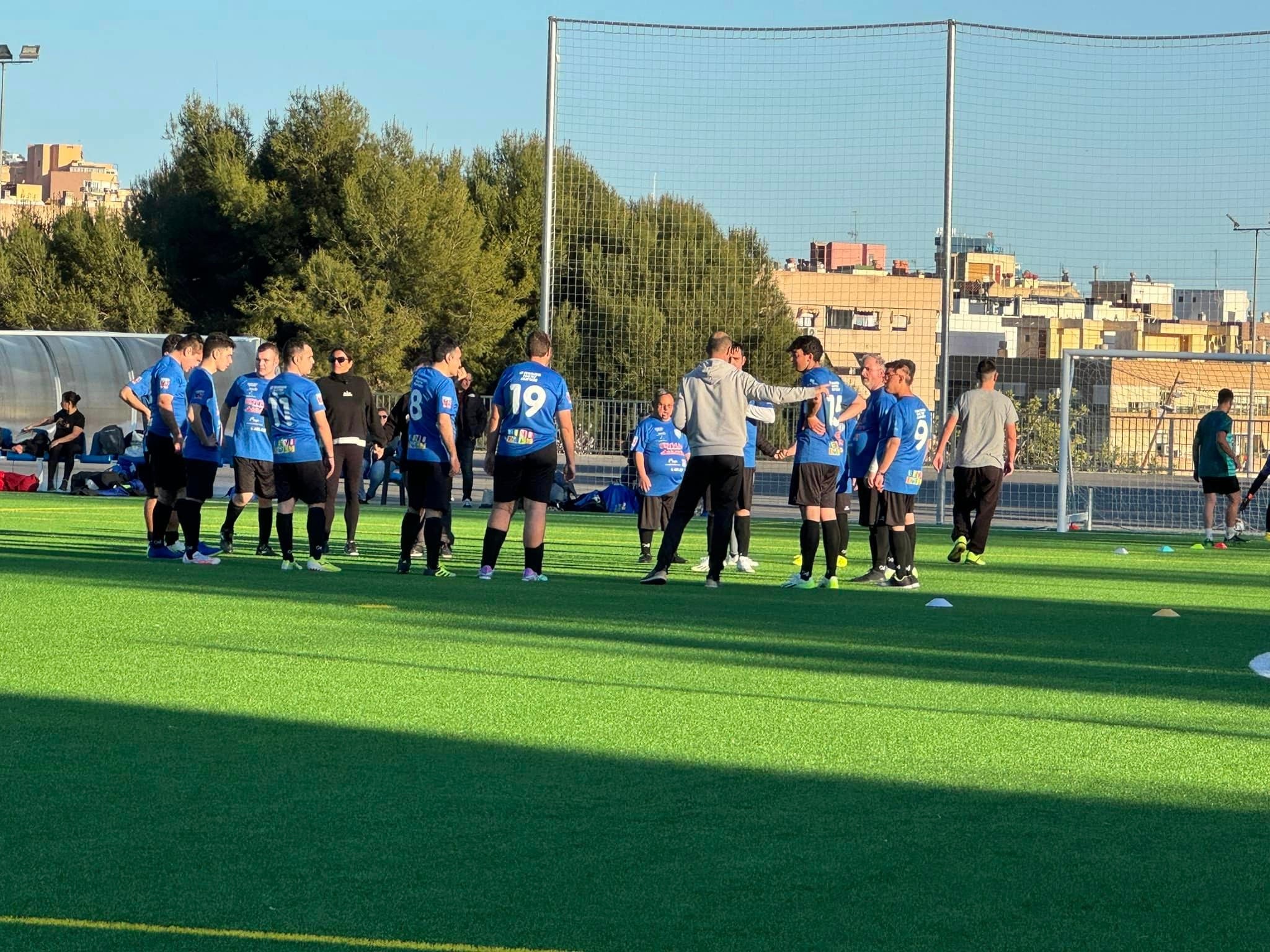 El CF Foietes Benidorm Adaptado se entrena para su primer partido el domingo 24 de marzo El CF Foietes Benidorm Adaptado se entrena para su primer partido el domingo 24 de marzo