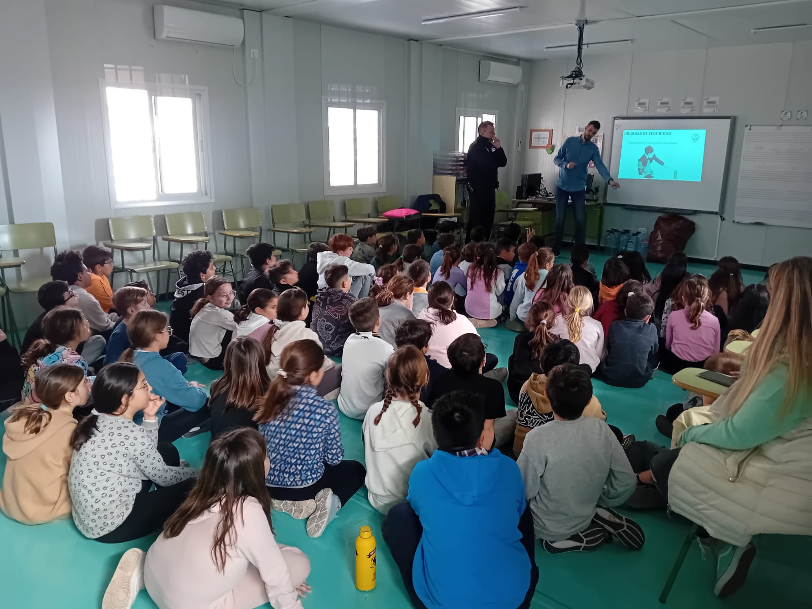 El Ayuntamiento de Faura y la Policía Local se han unido para conseguir unas fallas seguras El Ayuntamiento de Faura y la Policía Local se han unido para conseguir unas fallas seguras