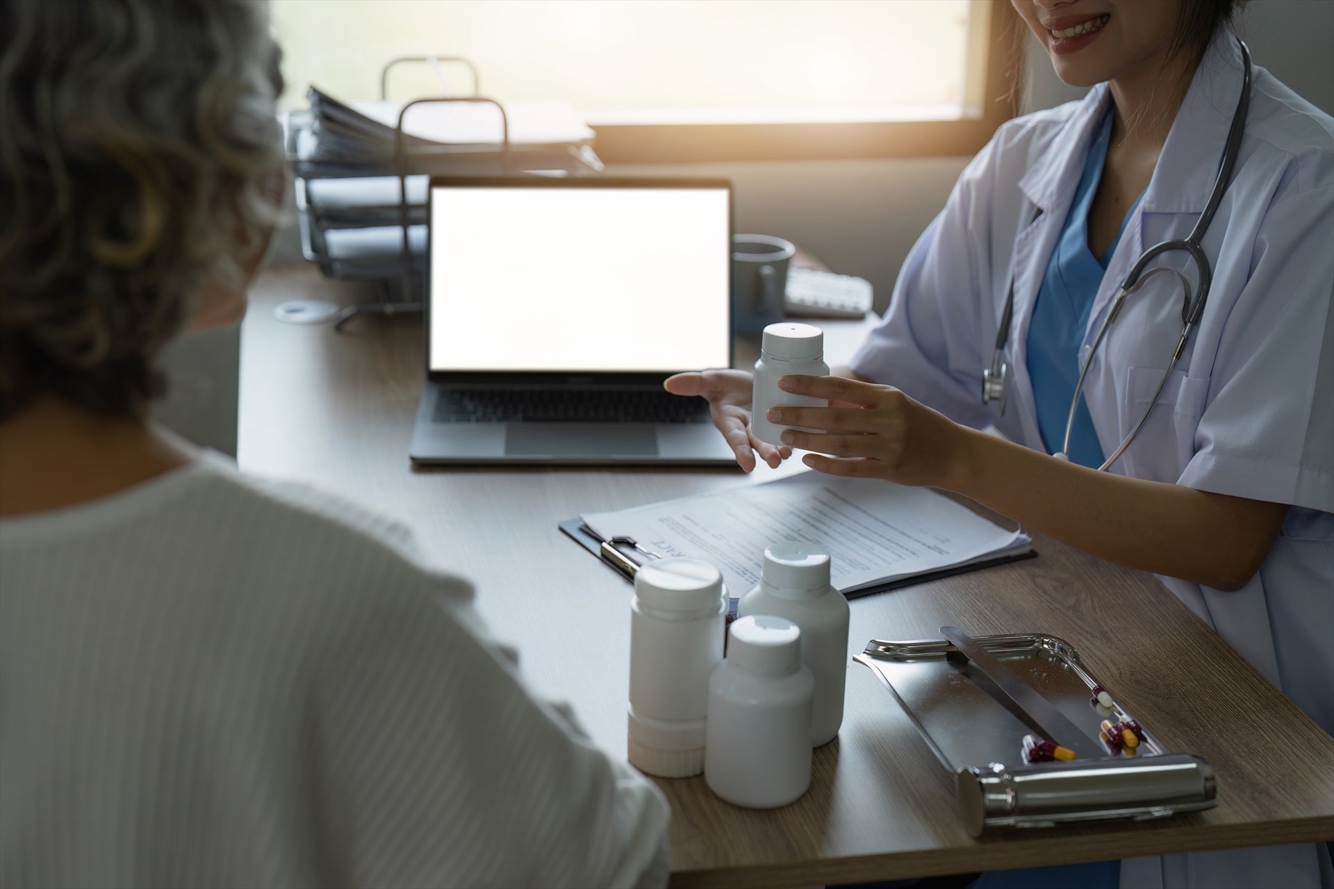 La propuesta de Madrid para retener a los MIR en Atención Primaria: contratos estables y sueldos desde 56.000 euros La propuesta de Madrid para retener a los MIR en Atención Primaria: contratos estables y sueldos desde 56.000 euros