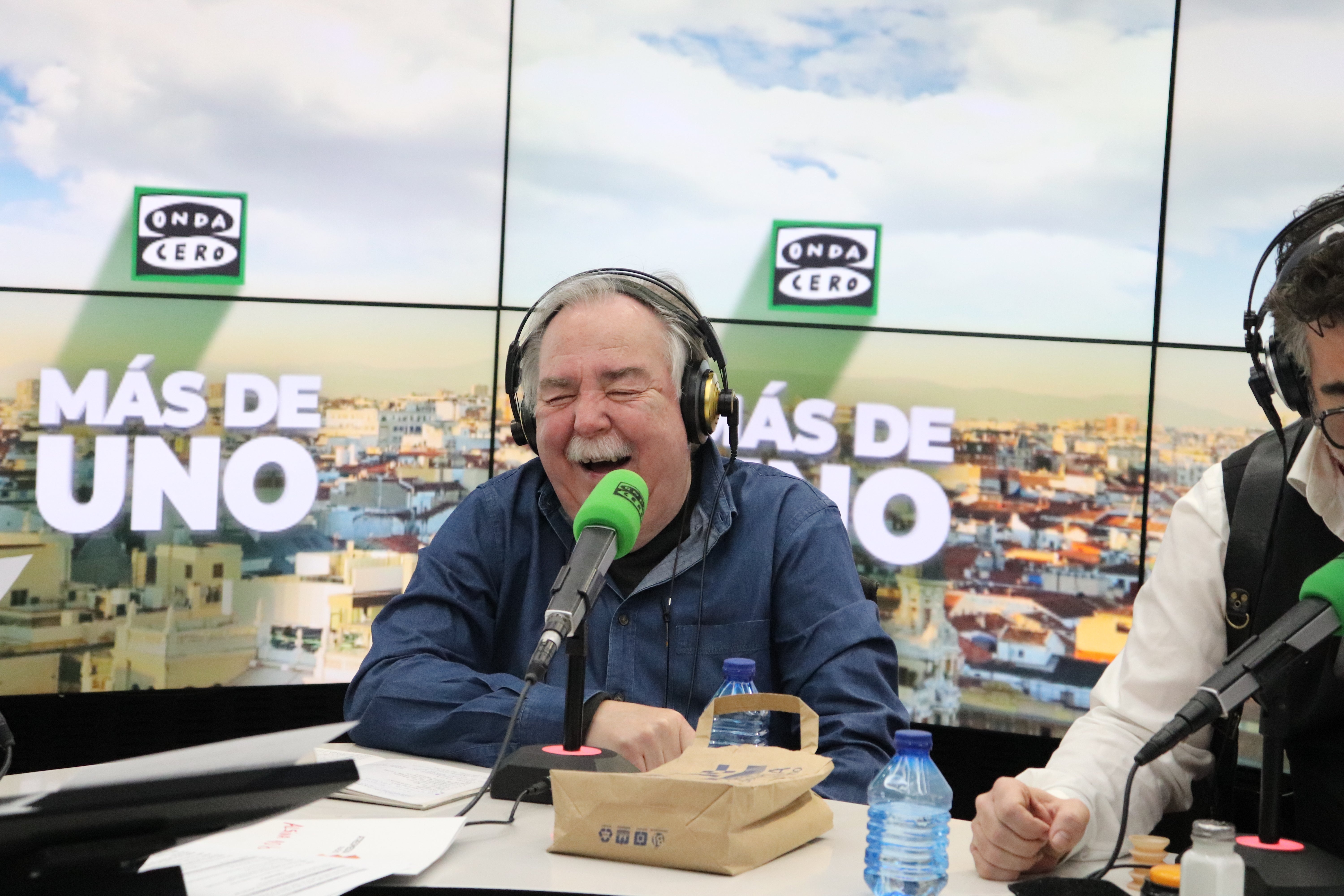 Juan Herrera: “El humor es un buen negocio porque nos ahorra sufrimiento” Juan Herrera: “El humor es un buen negocio porque nos ahorra sufrimiento”