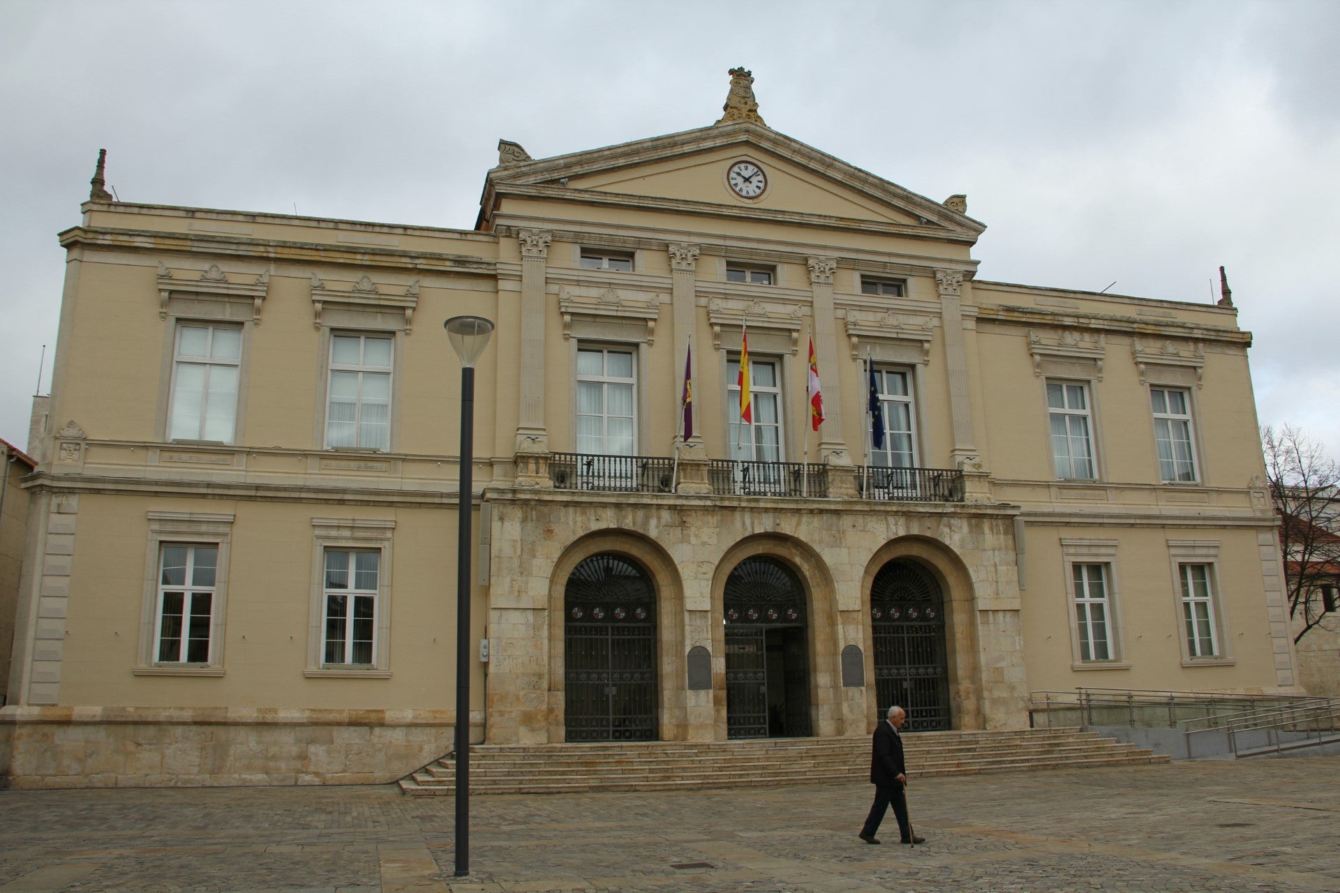 Los trabajadores del servicio de la grúa municipal en Palencia se preparan para una huelga durante la Semana Santa Los trabajadores del servicio de la grúa municipal en Palencia se preparan para una huelga durante la Semana Santa