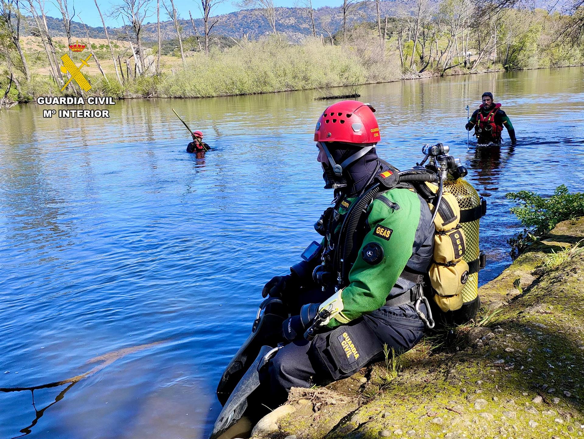La Guardia Civil encuentra en el río Jerte unas gafas que podrían pertenecer al hombre desaparecido en Plasencia La Guardia Civil encuentra en el río Jerte unas gafas que podrían pertenecer al hombre desaparecido en Plasencia