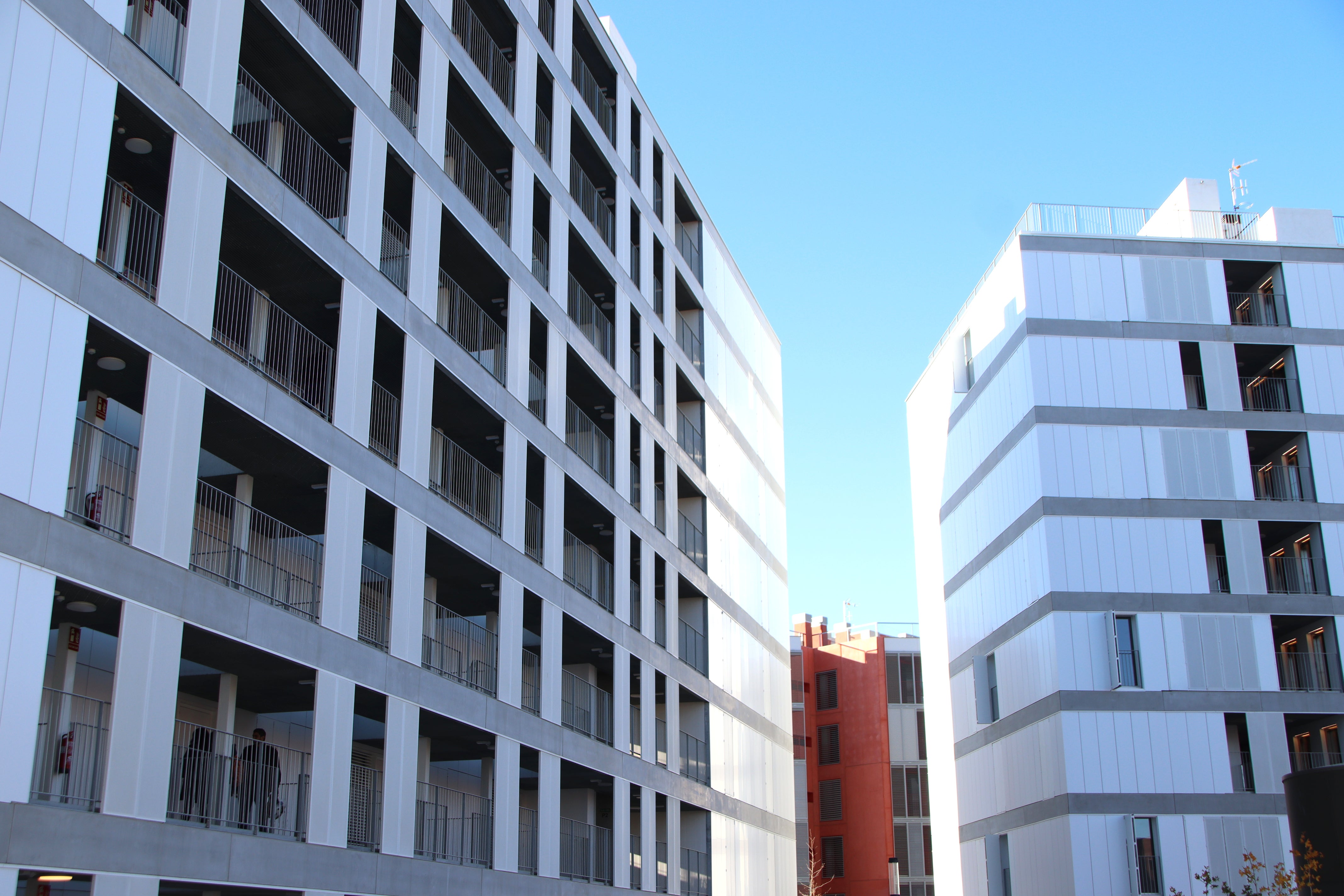 La crisi al sector de l'habitatge a Catalunya La crisi al sector de l'habitatge a Catalunya
