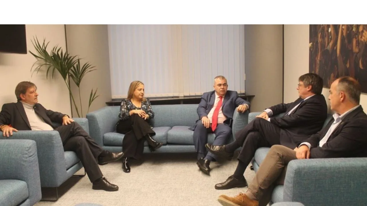 Santos Cerdán y Carles Puigdemont se reúnen en Suiza tras aprobarse la ley de amnistía