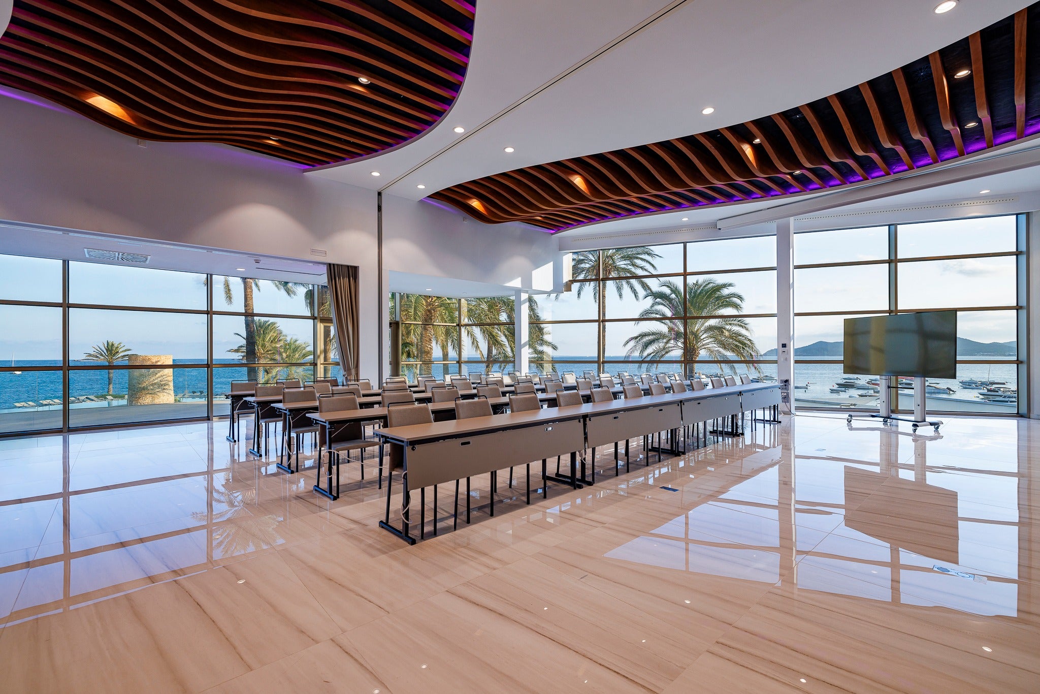 El Hotel Torre del Mar impulsa el turismo MICE en la isla de Ibiza con su nuevo centro de convenciones El Hotel Torre del Mar impulsa el turismo MICE en la isla de Ibiza con su nuevo centro de convenciones