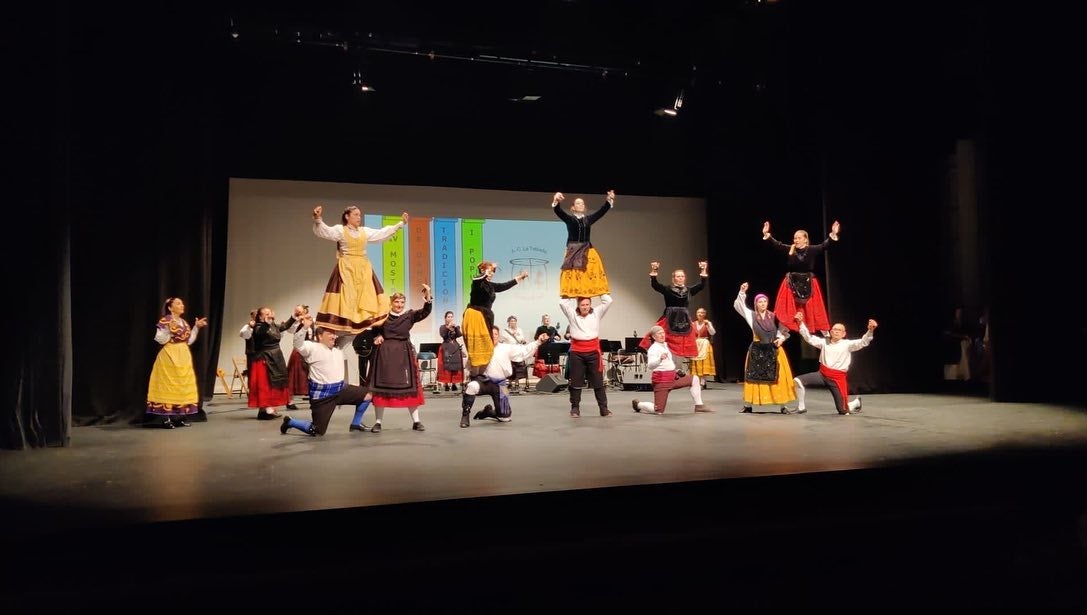 El XXX Aniversari del Grup de Danses Centener se dedicará a la 'era de batre' El XXX Aniversari del Grup de Danses Centener se dedicará a la 'era de batre'