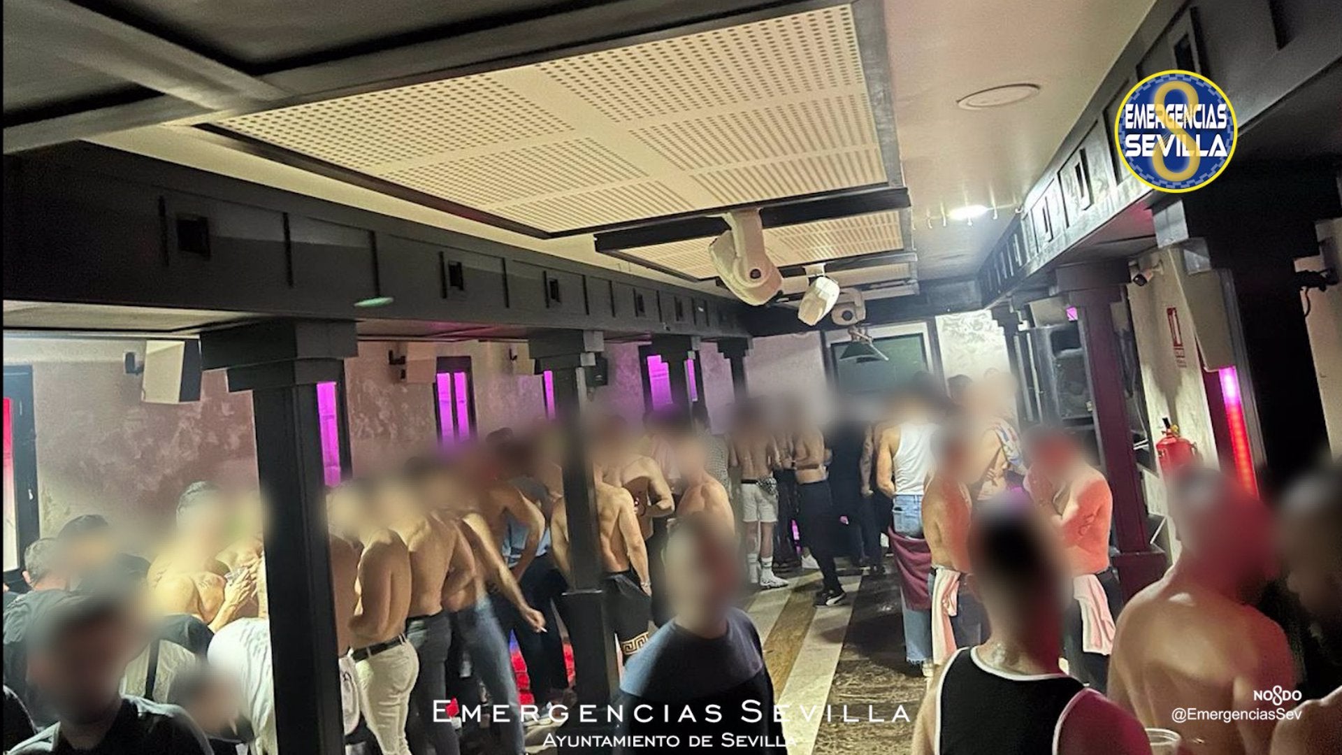 La Policía Local detiene a dos varones por delitos contra la salud pública en un 'after hours' en Santa Clara La Policía Local detiene a dos varones por delitos contra la salud pública en un 'after hours' en Santa Clara