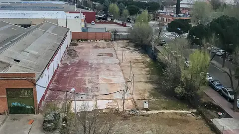 El Ayuntamiento de Torrejón de Ardoz anuncia que la gasolinera prevista en la calle Grafito se instalará finalmente en un polígono industrial alejado de zonas residenciales Parcela en la calle Grafito de Torrejón de Ardoz
