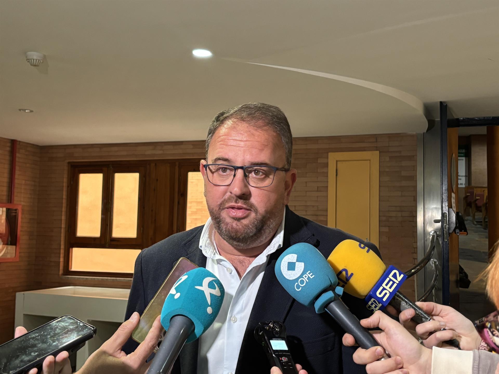 El alcalde de Mérida ve el presupuesto "inflado" y sin "ninguna" de las obras necesarias para la ciudad El alcalde de Mérida ve el presupuesto "inflado" y sin "ninguna" de las obras necesarias para la ciudad