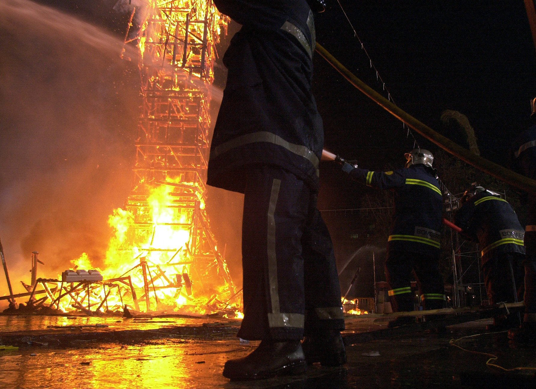 Fallas 2024: Unos 350 bomberos y 153 vehículos, preparados para la cremà de 250 monumentos de Valencia Fallas 2024: Unos 350 bomberos y 153 vehículos, preparados para la cremà de 250 monumentos de Valencia