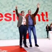 Pedro Sánchez y Salvador Illa durante la clausura del XV Congreso de los socialistas catalanes, celebrado el fin de semana en Barcelona.