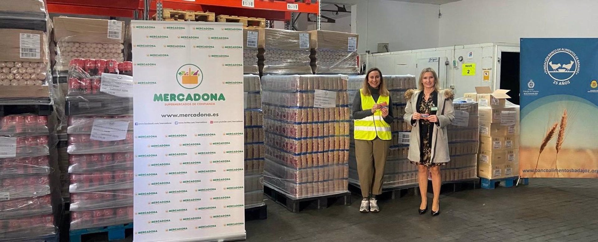 Mercadona entrega 9.000 kilos de productos al Banco de Alimentos de Badajoz gracias a una operación "kilo" Mercadona entrega 9.000 kilos de productos al Banco de Alimentos de Badajoz gracias a una operación "kilo"