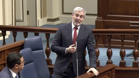 Fernando Clavijo, presidente de Canarias en el Parlamento