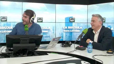 Javier de Andrés: "Lo que está pasando ahora es que no gobierna Bildu, pero sus leyes y sus propósitos salen adelante" Javier de Andrés: "Lo que está pasando ahora es que no gobierna Bildu, pero sus leyes y sus propósitos salen adelante"