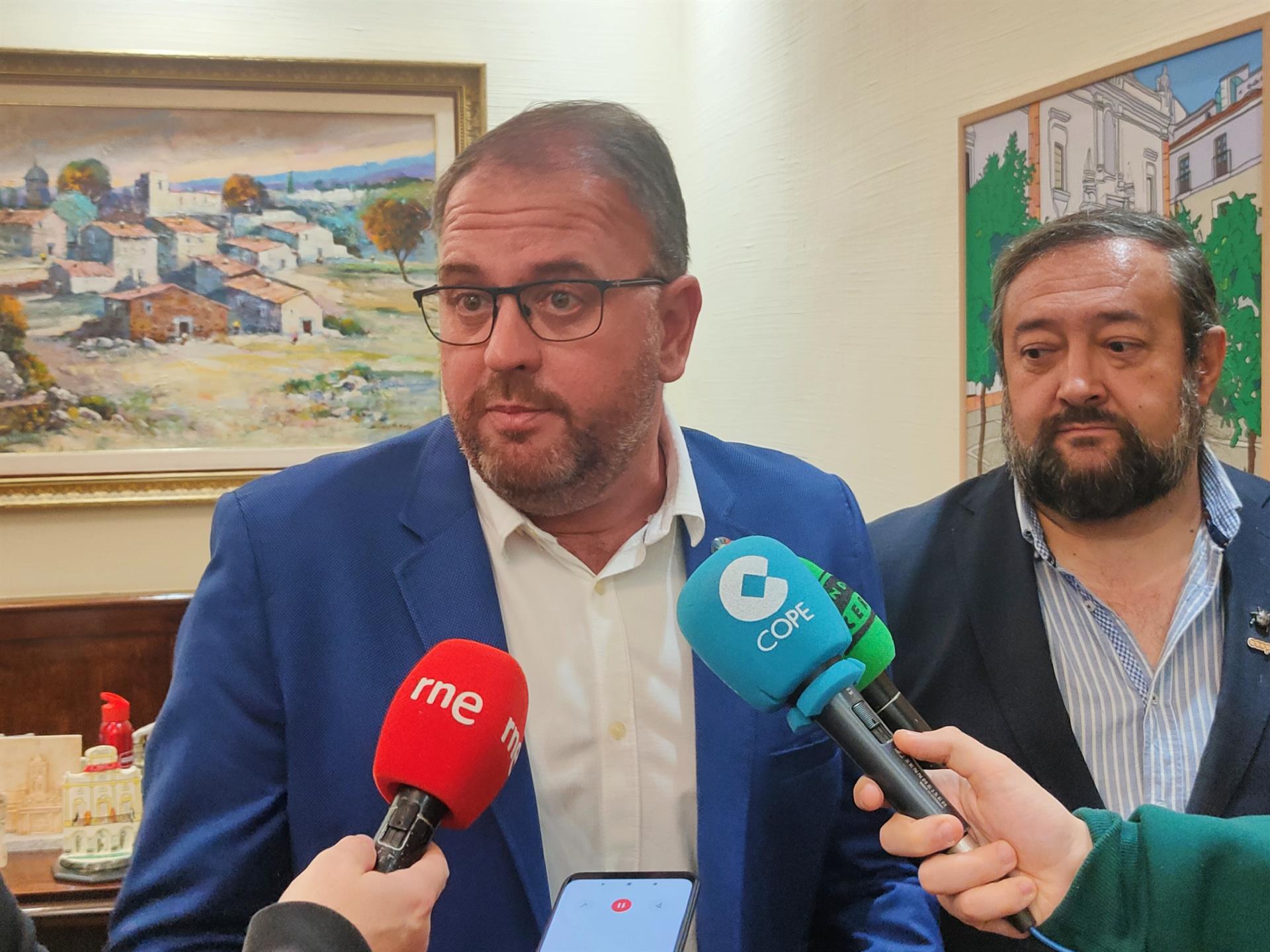 El alcalde de Mérida anima a los agricultores a reclamar por vía administrativa porque él "ni pone ni quita multas" El alcalde de Mérida anima a los agricultores a reclamar por vía administrativa porque él "ni pone ni quita multas"